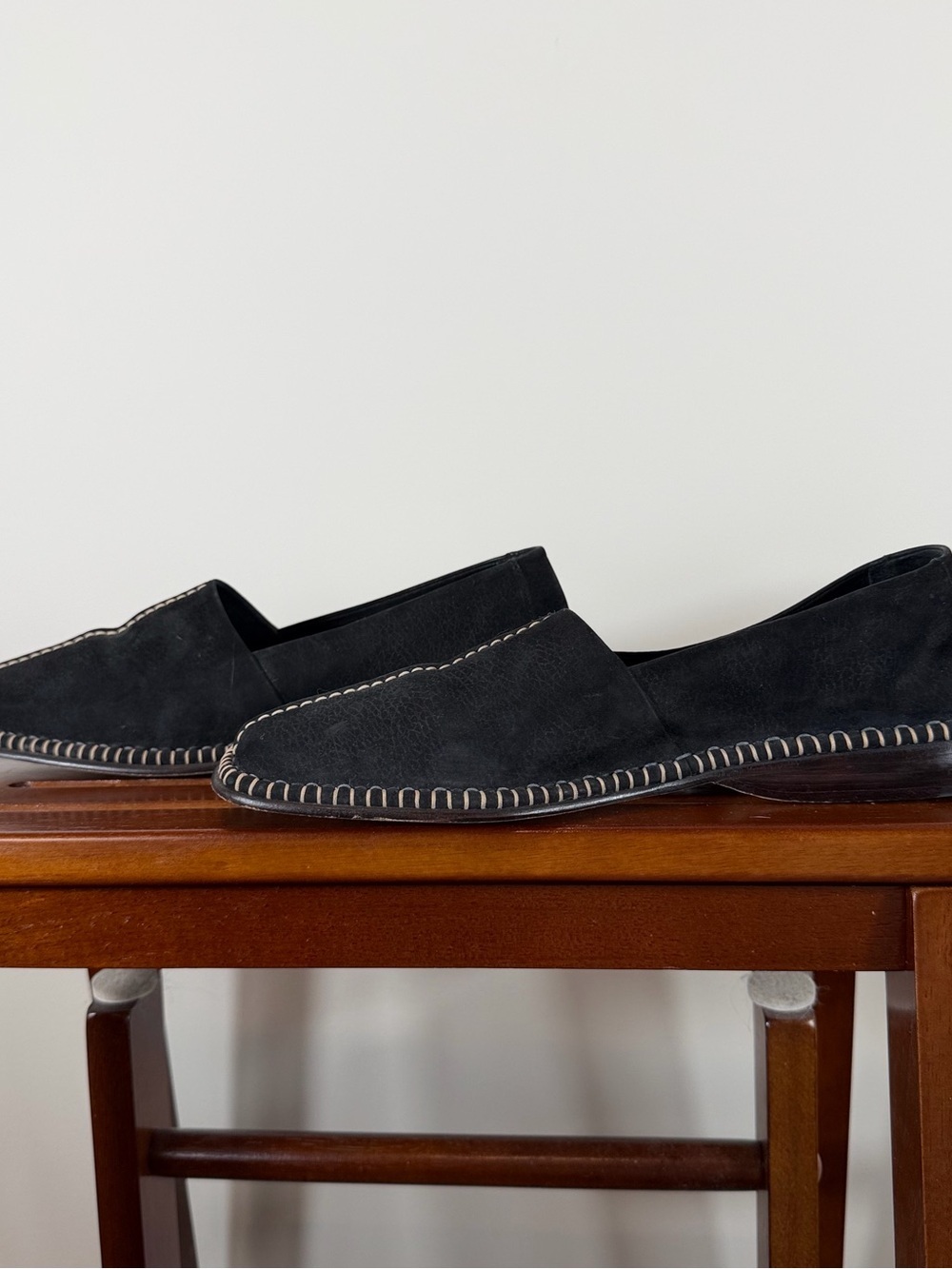 Cole Haan Women's Black Slip-On Loafers with Contrast Stitching Size 7 1/2 - Picture 4 of 6